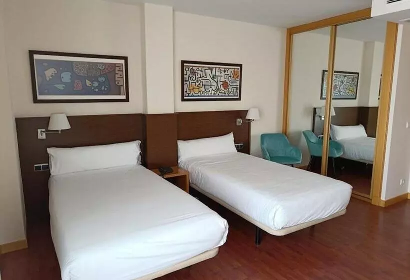 Fotos del hotel Palacio Congresos:  25