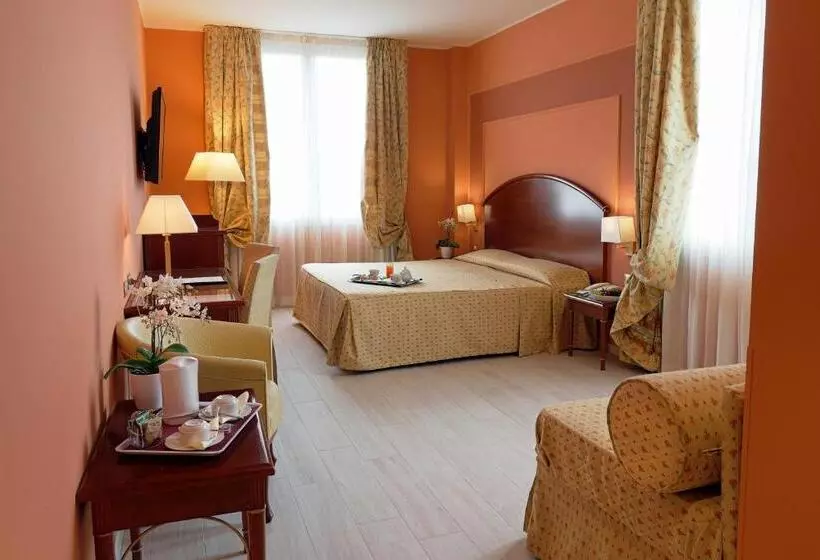 Fotos del hotel Savoia Hotel Regency:  2