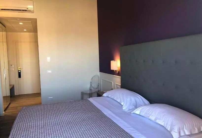 Fotos del hotel Savoia Hotel Regency:  12