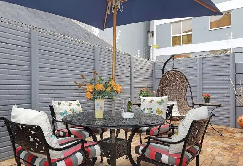 Fotos del hotel 40 Winks Guest House Green Point:  13