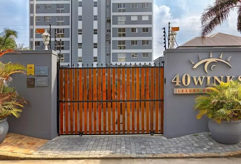 Fotos del hotel 40 Winks Guest House Green Point:  7