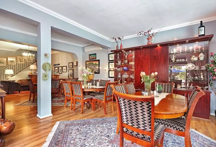 Fotos del hotel 40 Winks Guest House Green Point:  2