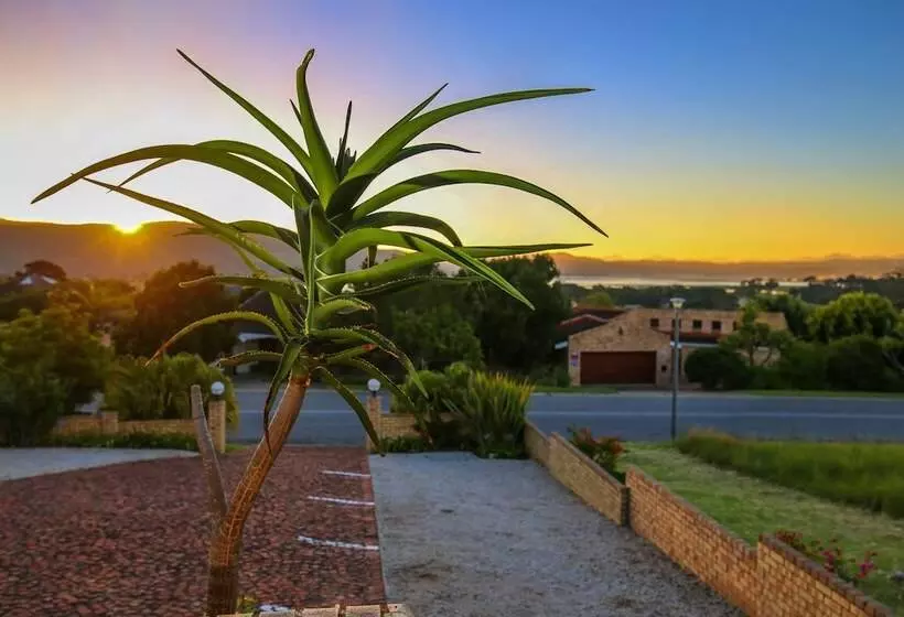 Fotos del hotel Amber Guest Lodge:  6