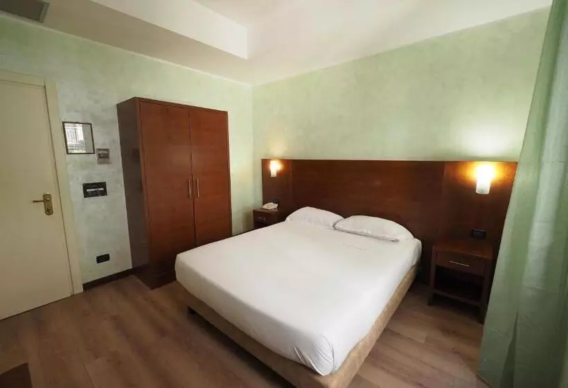 Fotos del hotel Osimar:  11