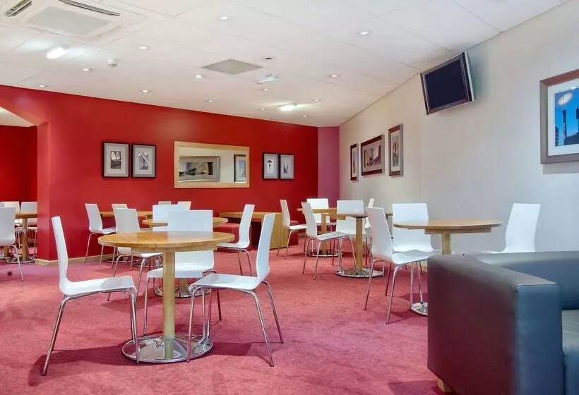Fotos del hotel Travelodge Birmingham Central Broadway Plaza:  4