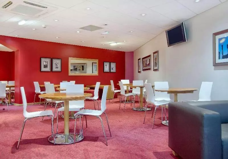 Fotos del hotel Travelodge Birmingham Central Broadway Plaza:  10