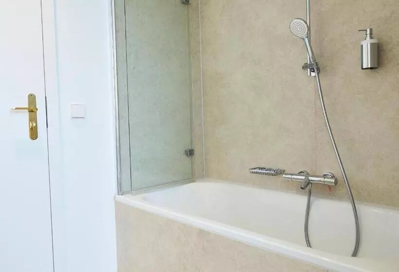 Fotos del hotel Hotel Lindenufer:  2