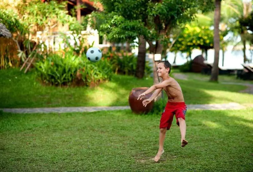 Vinh Hung Riverside Resort & Spa