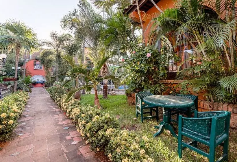 Fotos del hotel Suites La Hacienda:  11