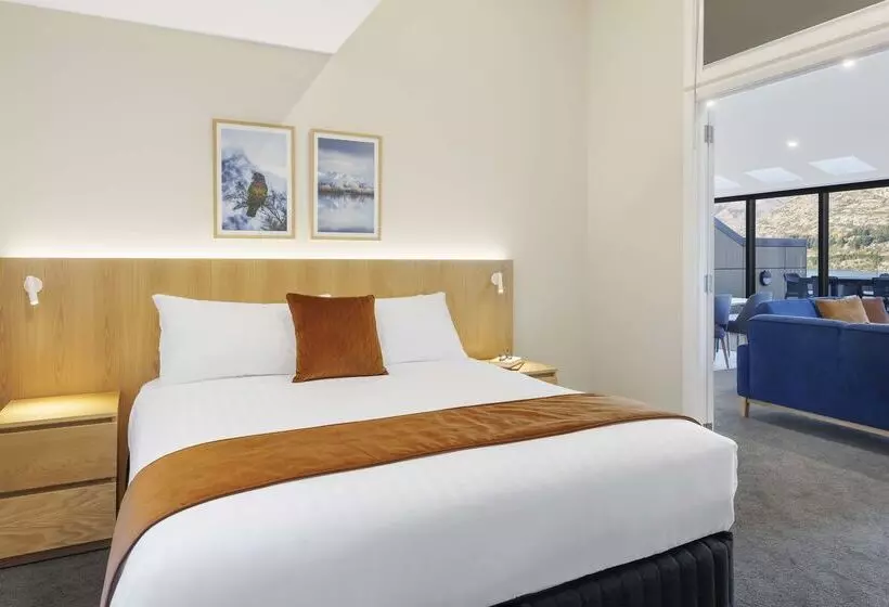 Oaks Queenstown Shores Resort