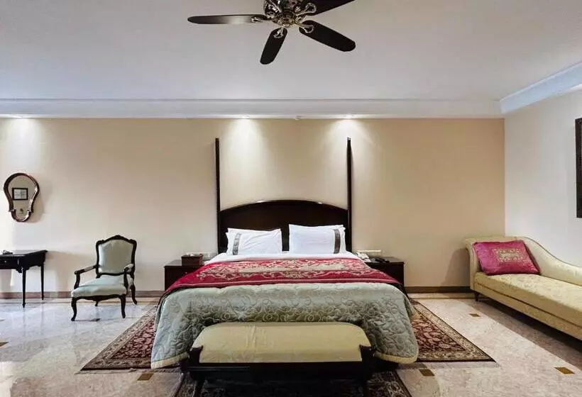 Fotos del hotel The Lalit Laxmi Vilas Palace:  25