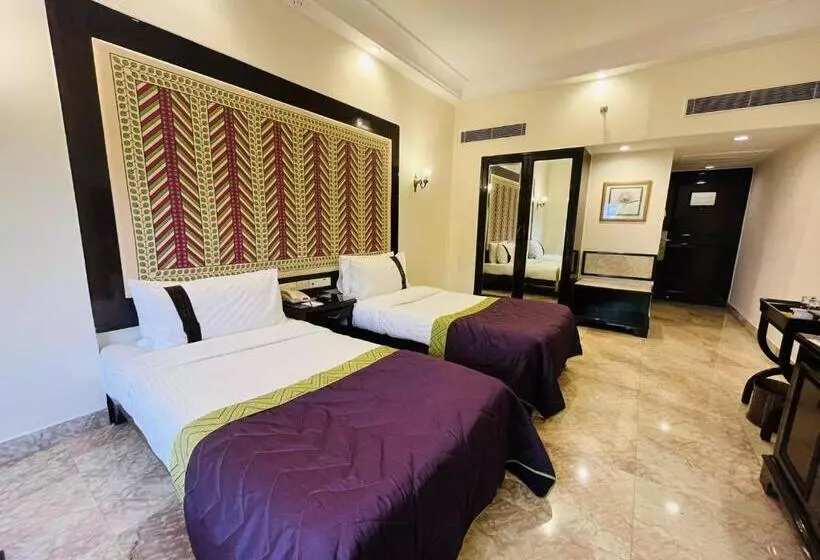 Fotos del hotel The Lalit Laxmi Vilas Palace:  16