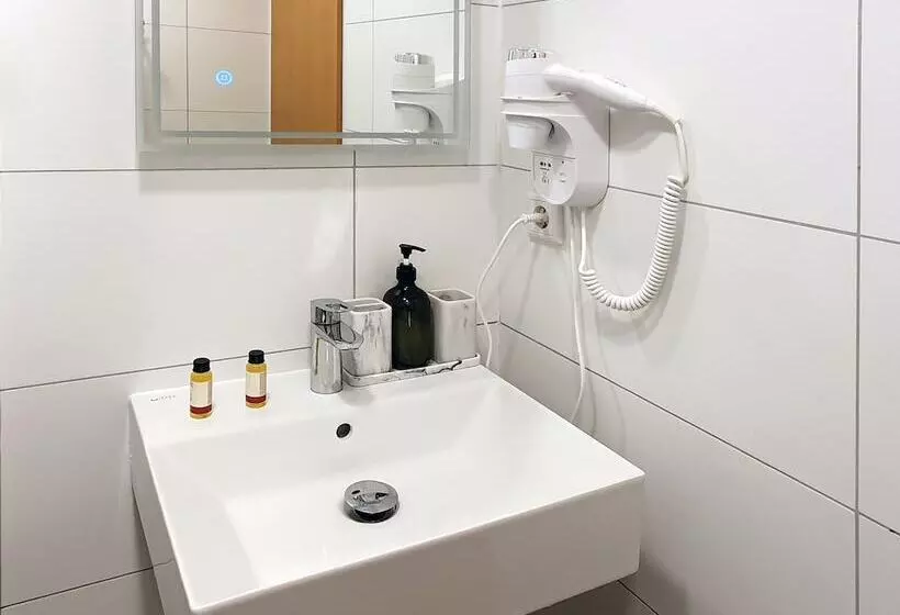 Fotos del hotel AVI City Apartments:  5