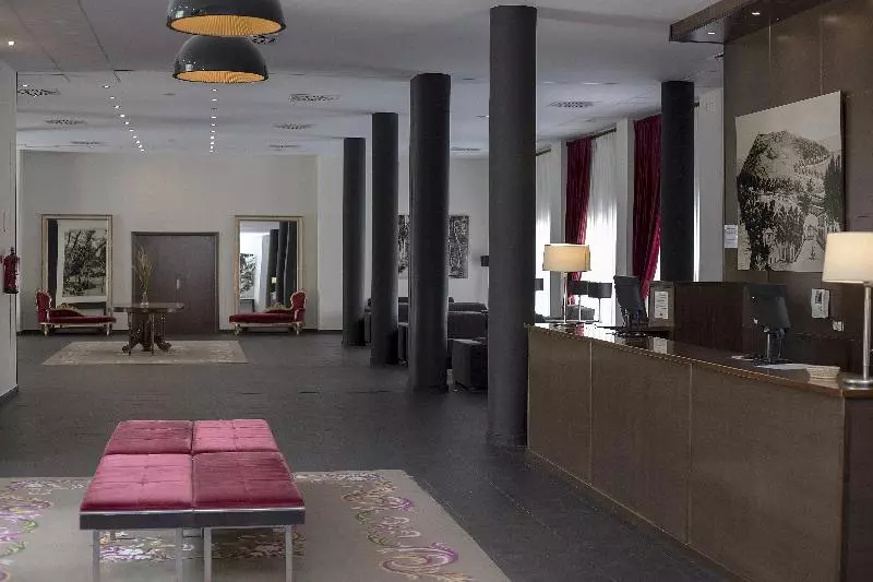 Fotos del hotel Real Balneario Carlos Iii:  2