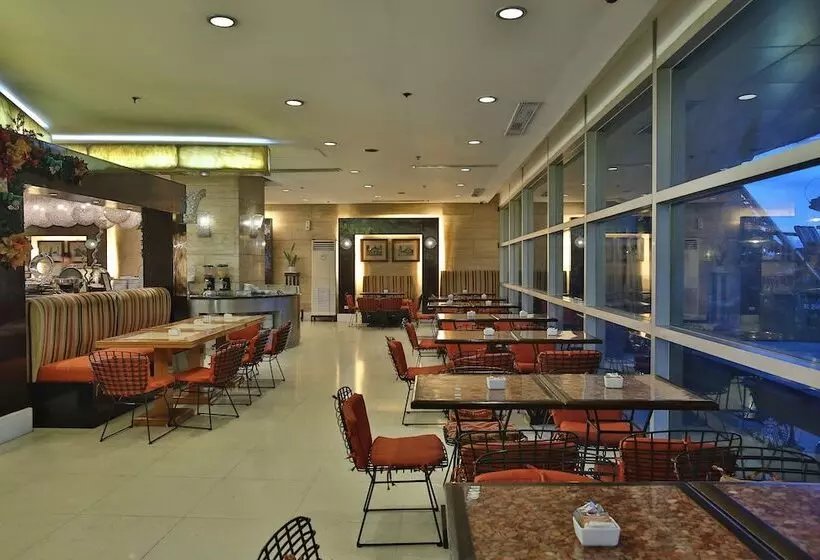 Fotos del hotel Crown Regency  & Towers:  14