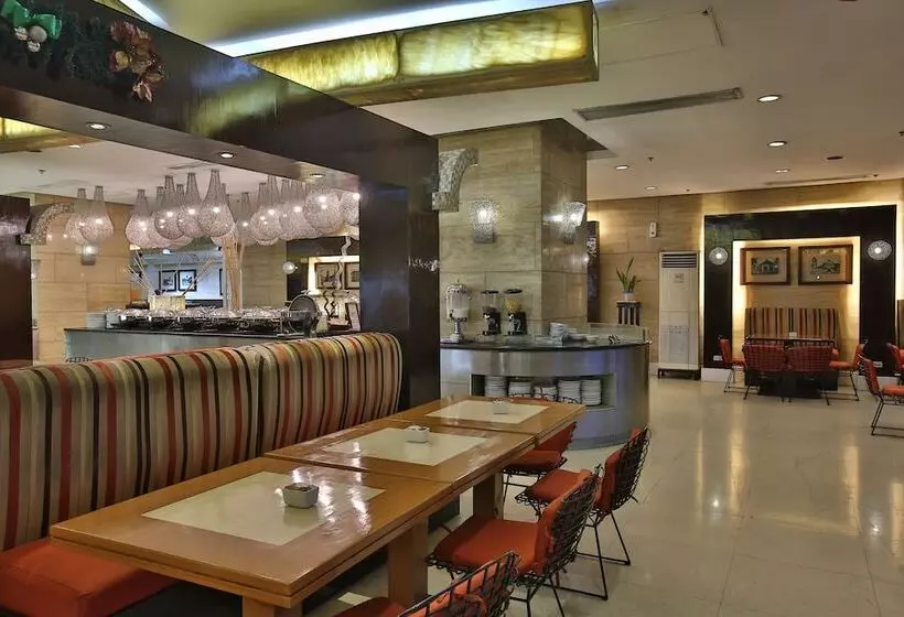 Fotos del hotel Crown Regency  & Towers:  25