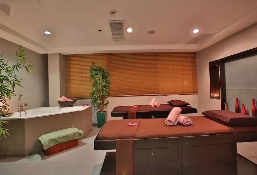 Fotos del hotel Crown Regency  & Towers:  3