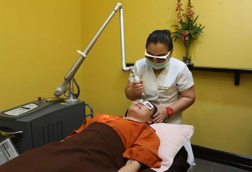 Fotos del hotel Crown Regency  & Towers:  18