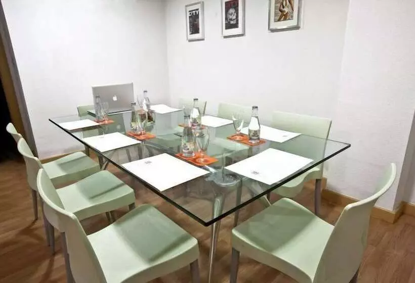 Fotos del hotel La City Estación:  10