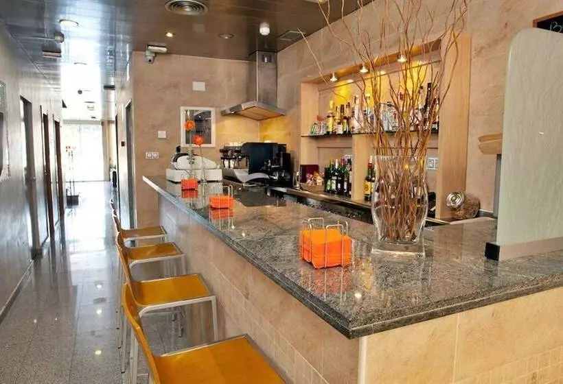 Fotos del hotel La City Estación:  4