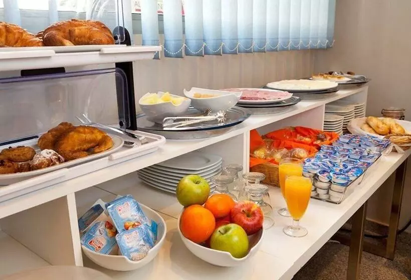 Fotos del hotel La City Estación:  22