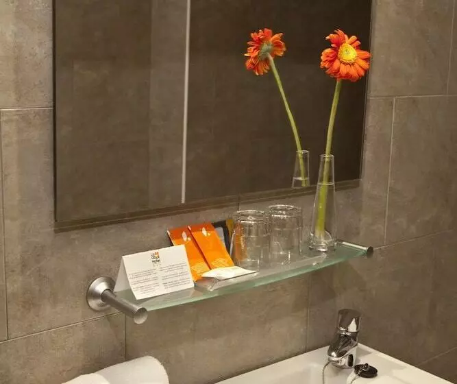 Fotos del hotel La City Estación:  7