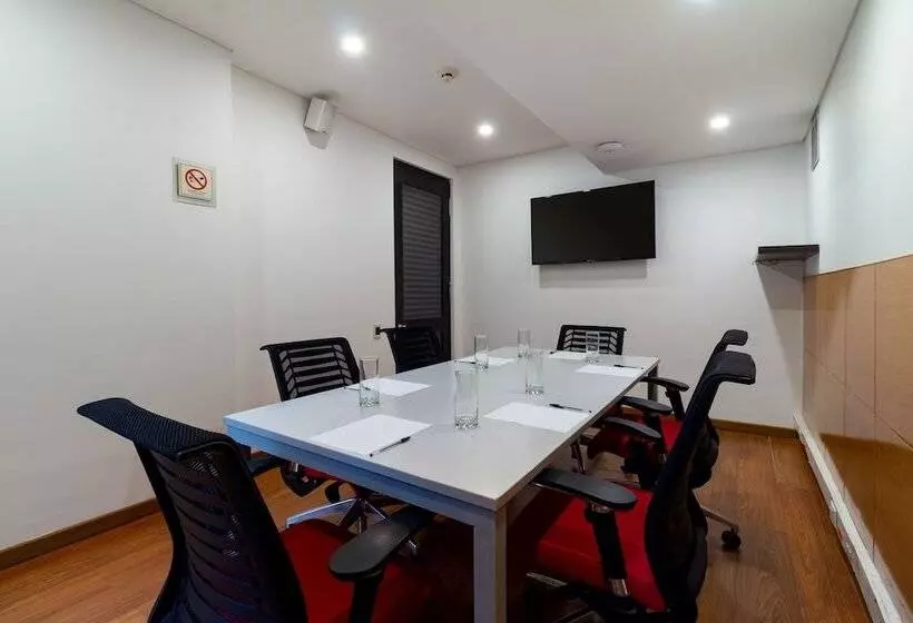 Fotos del hotel Madisson Inn  & Luxury Suites:  19