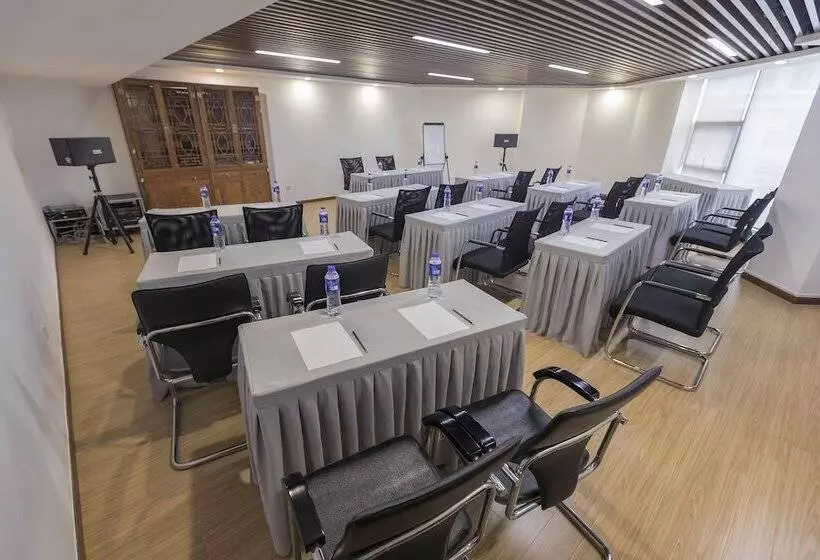 Fotos del hotel Springdale Serviced Residence:  6