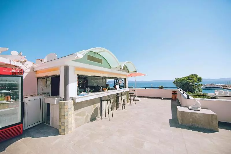 Fotos del hotel Kosta Palace:  19