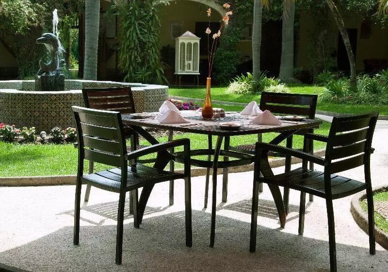 Fotos del hotel Racquet Cuernavaca:  24