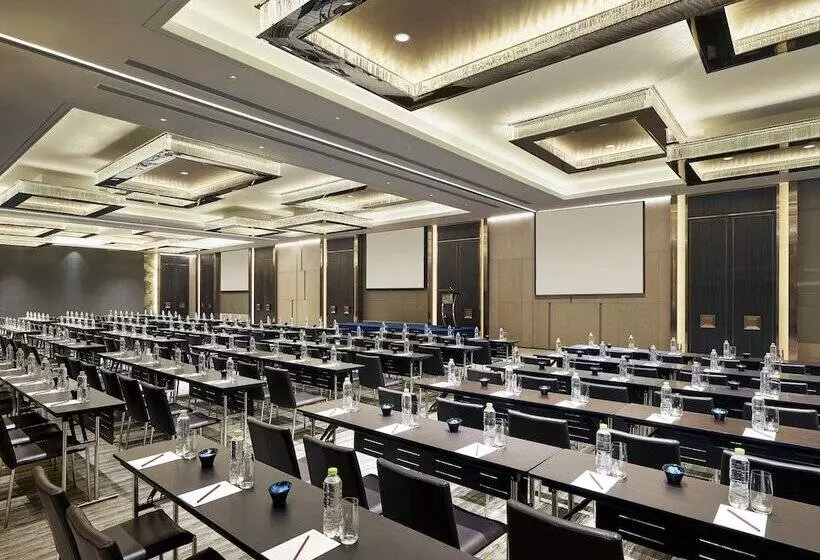 Fotos del hotel New World Wuhan:  9