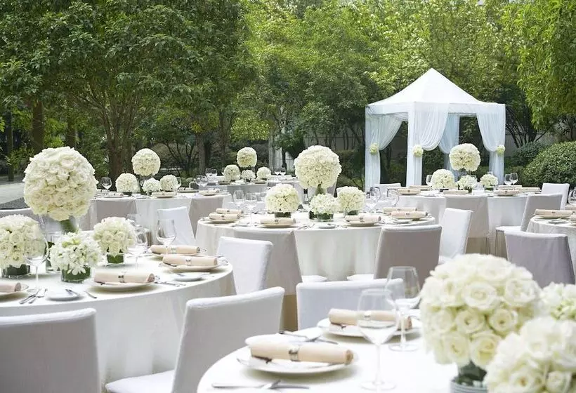 Fotos del hotel New World Wuhan:  10