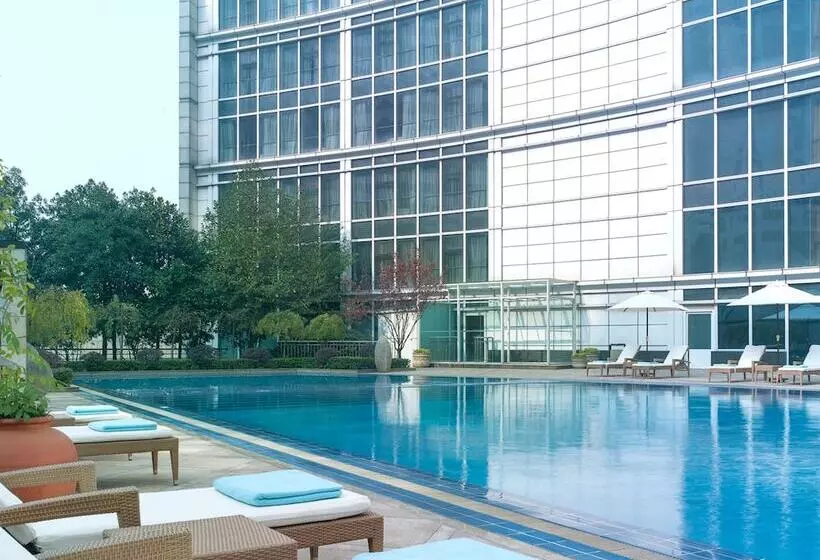 Fotos del hotel New World Wuhan:  3