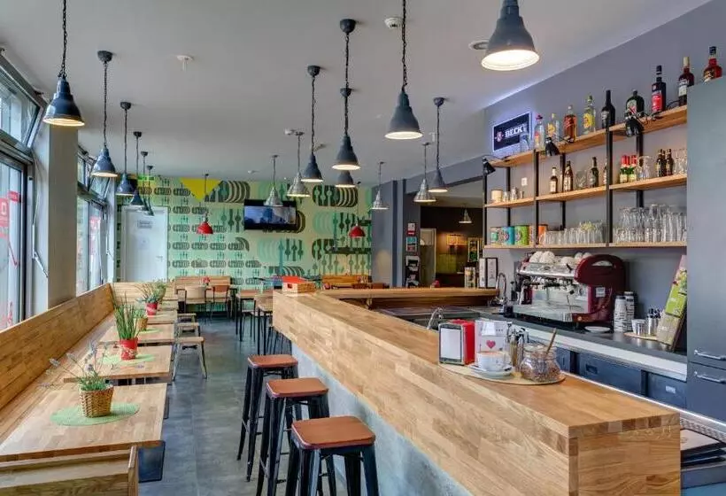 Fotos del hotel Meininger Hotel Berlin Alexanderplatz:  5