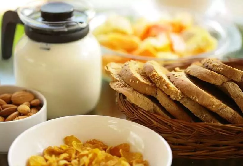 Fotos del hotel Justa Off Mg Road:  2