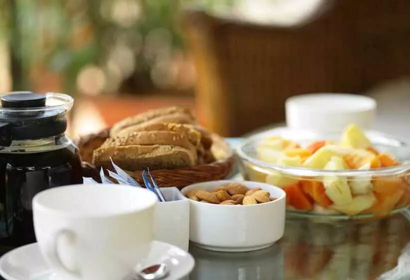 Fotos del hotel Justa Off Mg Road:  9