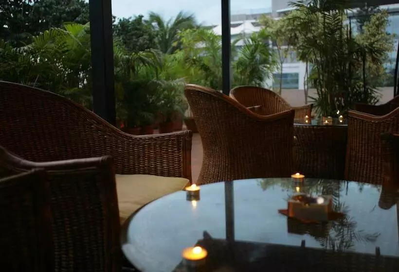 Fotos del hotel Justa Off Mg Road:  14