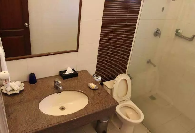 Fotos del hotel Justa Off Mg Road:  6