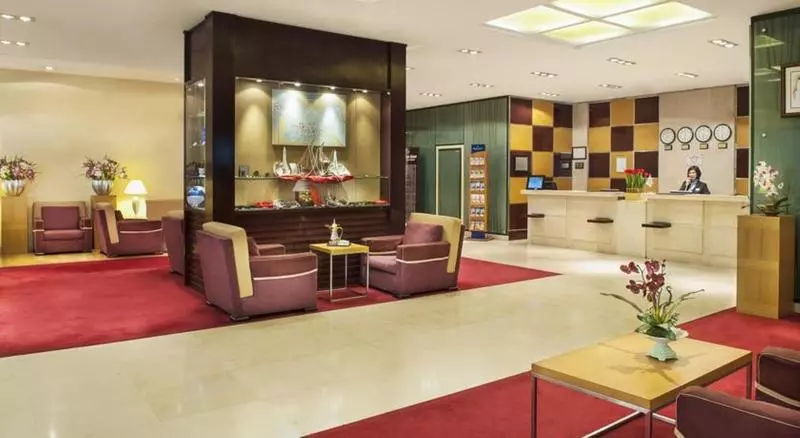 Fotos del hotel Golden Tulip  Apartments:  16