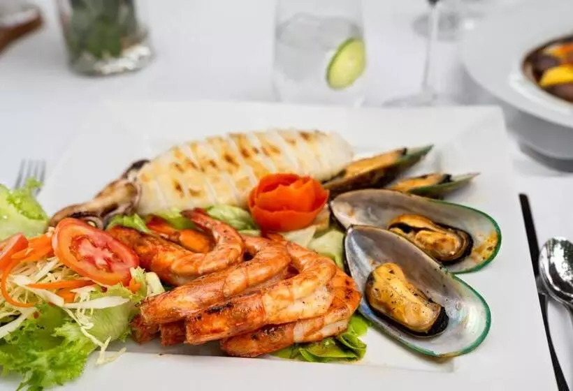 Fotos del hotel Lanta Palace Resort And Beach Club:  8