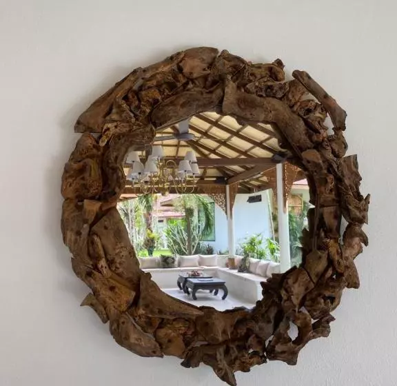 Fotos del hotel Lanta Palace Resort And Beach Club:  21