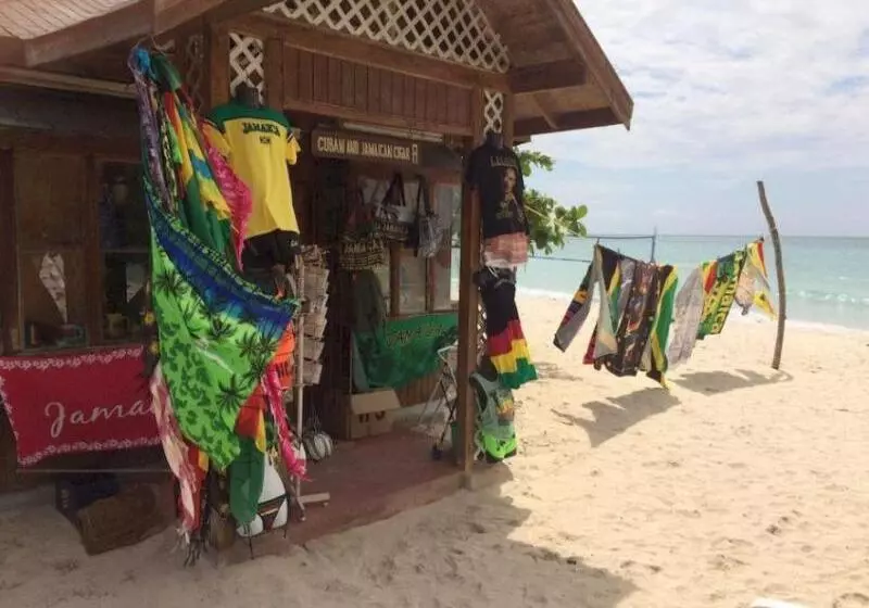 Fotos del hotel Merrils Beach Resorts Lll:  14