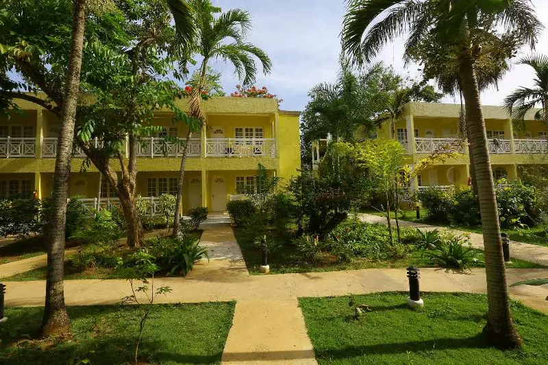 Fotos del hotel Merrils Beach Resorts Lll:  13