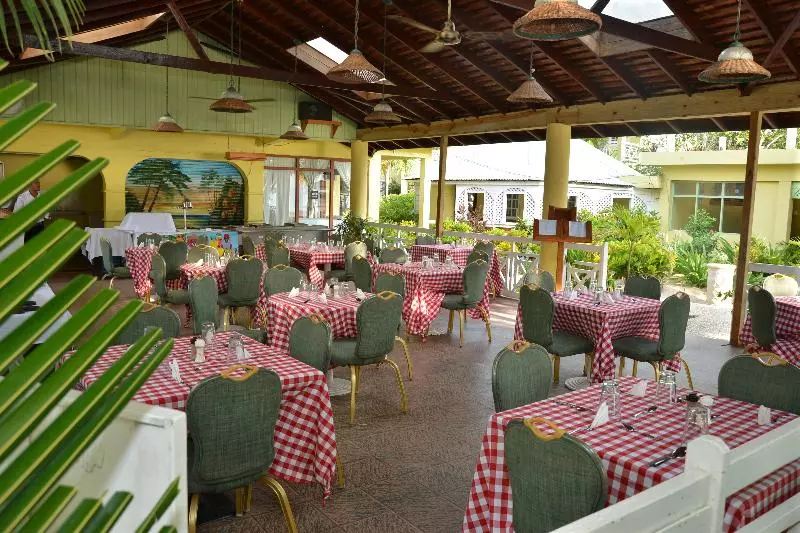 Fotos del hotel Merrils Beach Resorts Lll:  2