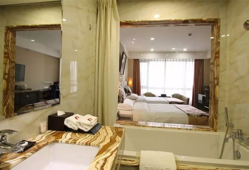 Fotos del hotel Ac Embassy:  2