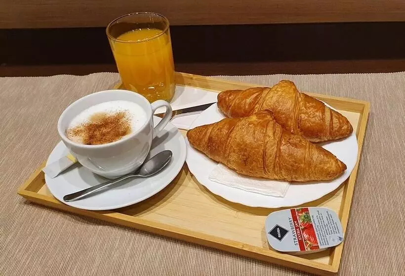 Fotos del hotel Central Hotel 21 And Apartments:  6