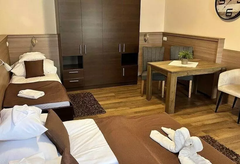 Fotos del hotel Central Hotel 21 And Apartments:  19