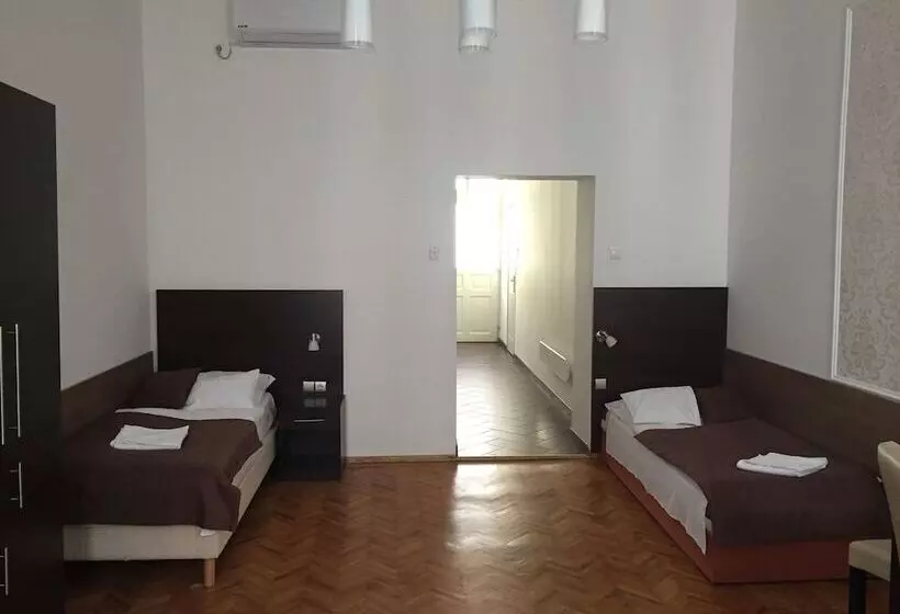 Fotos del hotel Central Hotel 21 And Apartments:  14