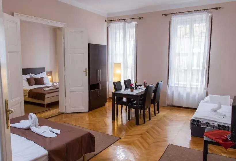 Fotos del hotel Central Hotel 21 And Apartments:  22