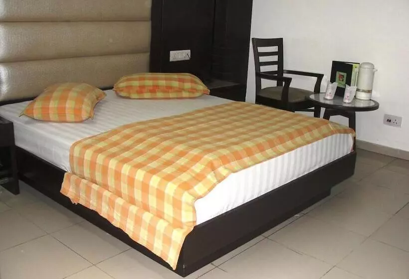 Fotos del hotel Chanchal Continental:  7